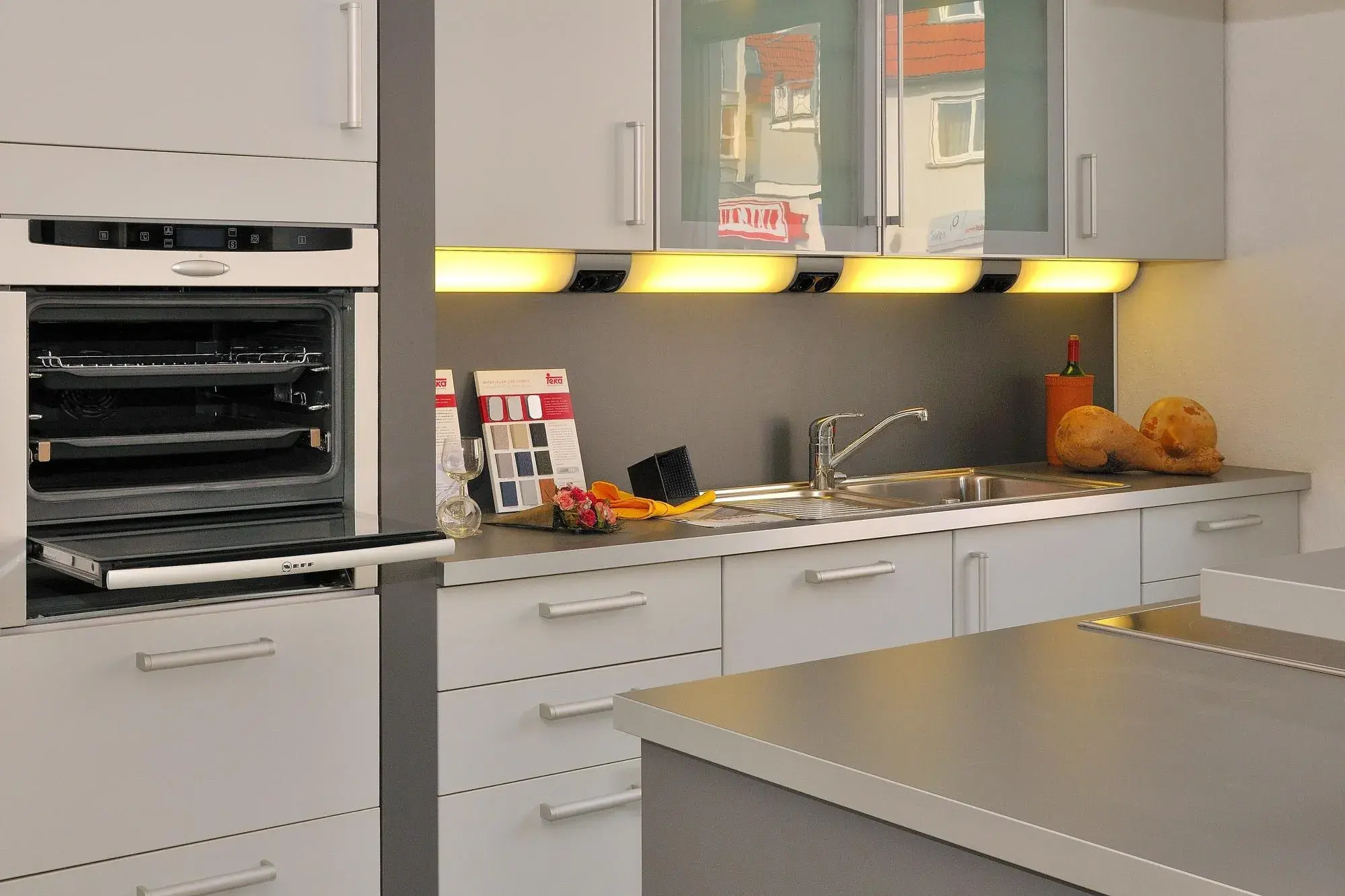 Küche weiss Beleuchtung